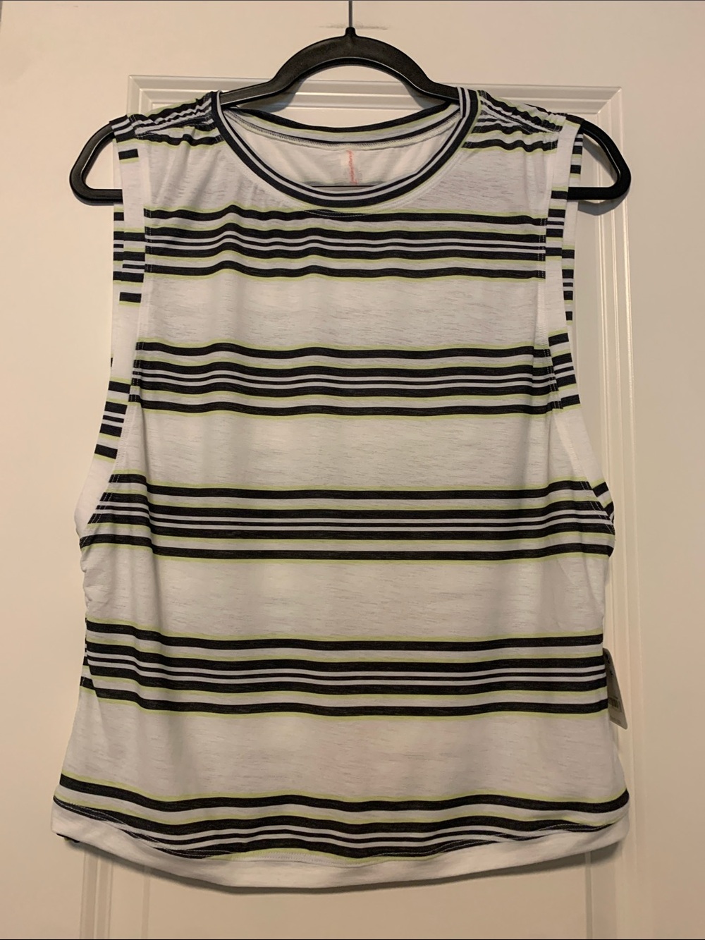Free People Movement Tank, Sz Large, NWT
Super cute design and fun colors.